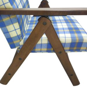 Poltrona Molisana in legno di faggio marrone con cuscino blu scozzese