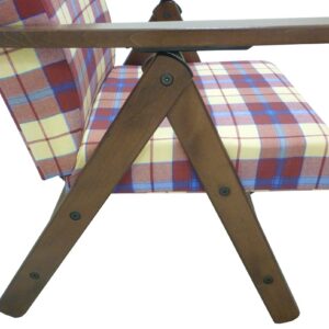 Poltrona Molisana in legno di faggio marrone con cuscino bordeaux scozzese