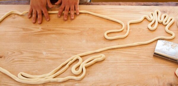 Tavola rettangolare per ammassare la pasta in legno di faggio con blocco per tavolo da cucina 100x60 cm